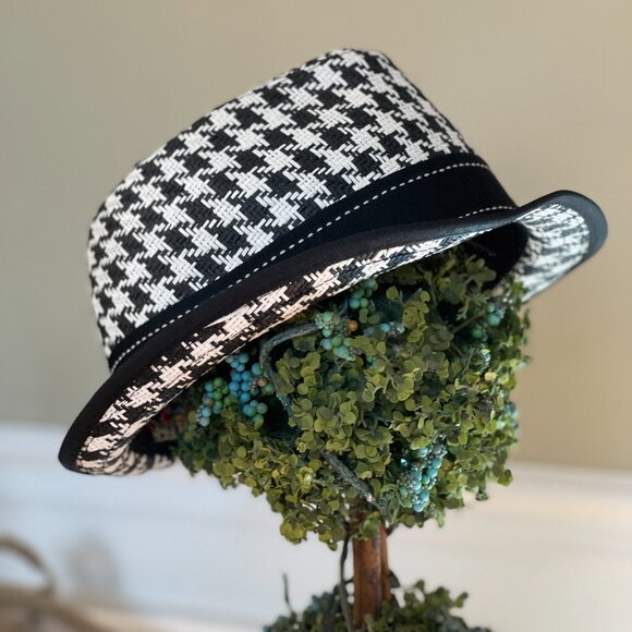 Pugs Gear Black and white Houndstooth Straw Hat - Picture 3 of 15